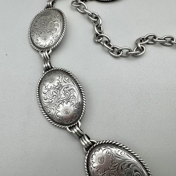 Elegant Silver Women's Belt - Picture 4 of 9